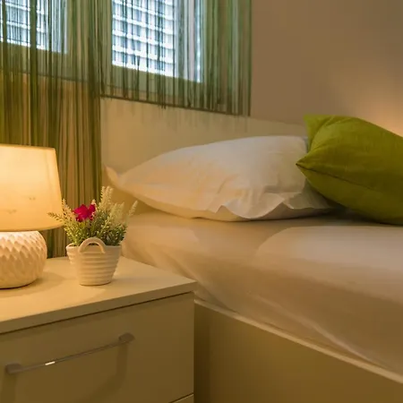 Paradise Apartment *